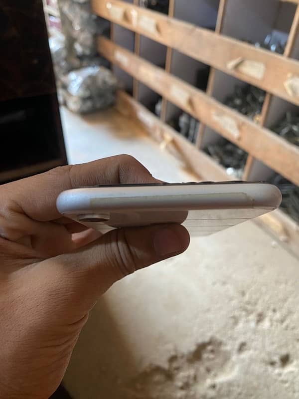 factory lock iphone xr 64 gb non pta factory unlock 0