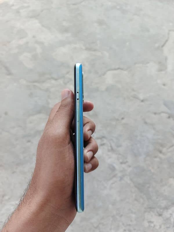 ONE PLUS 8T 12 256GB 7