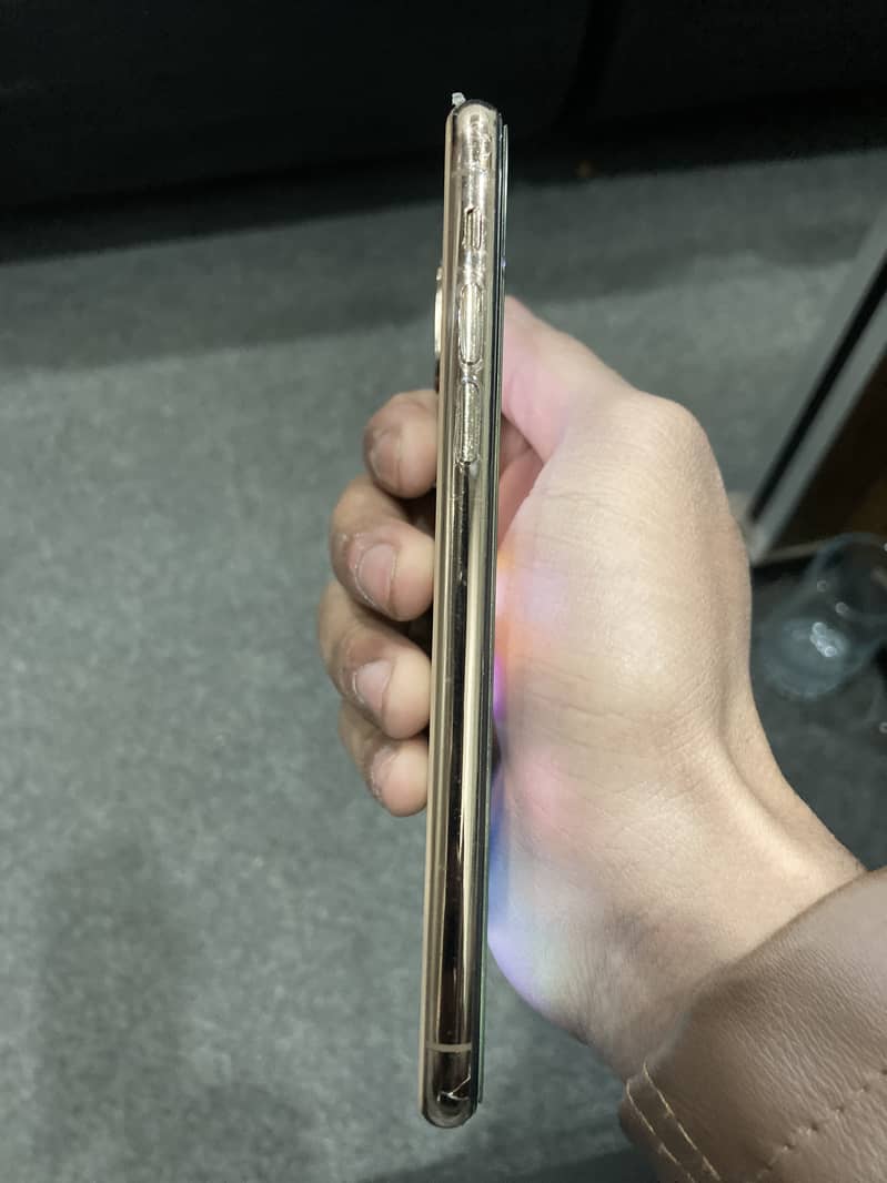 iphone xs 3