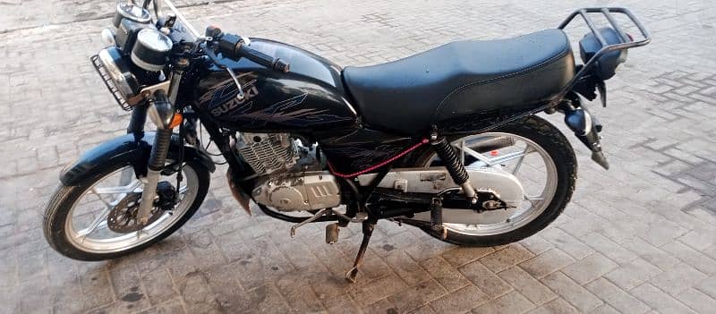 Suzuki gs 150 se 3