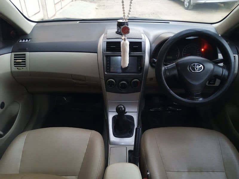 Toyota Corolla XLI VVt-i Manual For Sale in Immaculate Condition. 5