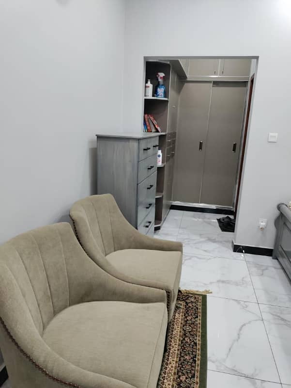 E 11/2 fully furnished flat per day rent 13000 avable 3