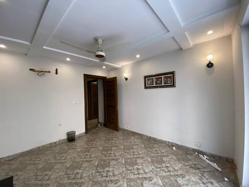 3 Bed Fully Luxury Facing Park Apartment Is For Sale In Phase 8 Ex Air Avenue DHA Lahore 10