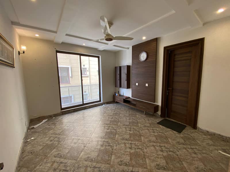 3 Bed Fully Luxury Facing Park Apartment Is For Sale In Phase 8 Ex Air Avenue DHA Lahore 11