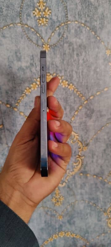 I phone 13 pro max . dual sim 128gb 3