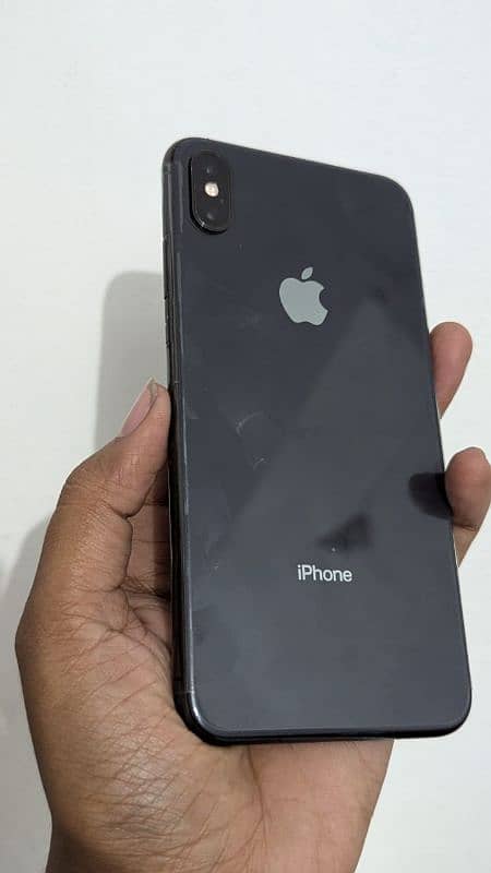 iphone xs max 88% health. 256GB factory unlok. whtapp/call 03204667681 0