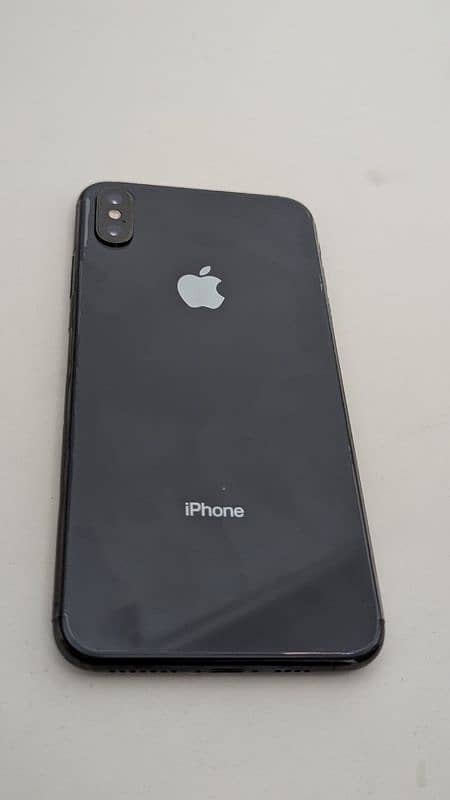 iphone xs max 88% health. 256GB factory unlok. whtapp/call 03204667681 7