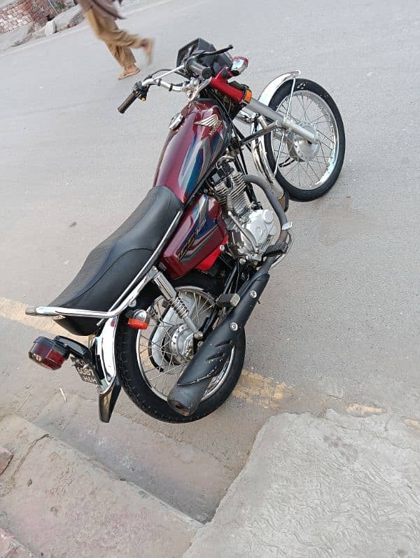 Honda 125 2022 model original 7500 km chali ha 4