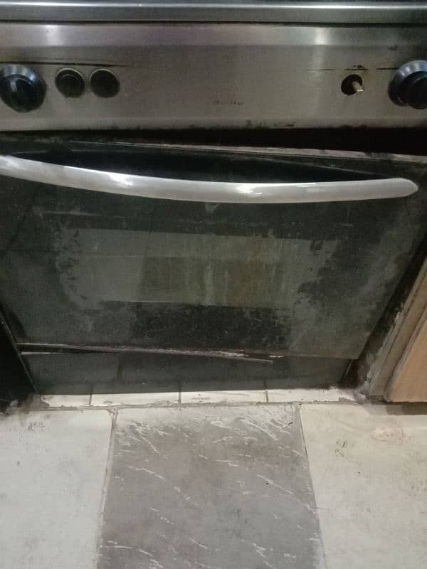 Cooking range and Oven 0