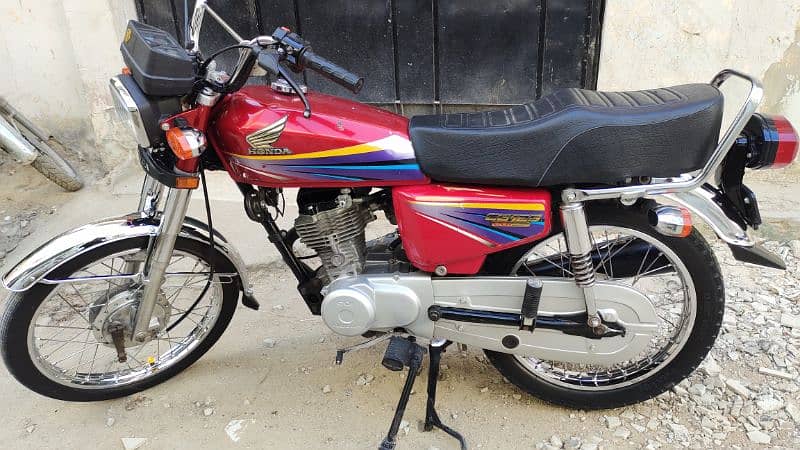 Honda CG 125 CC model 2011 Registration Khanewal number 0