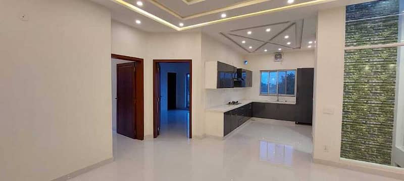 Brand New 10 Marla Luxury House Available For Rent In Talha Block Bahria Town Lahore 8