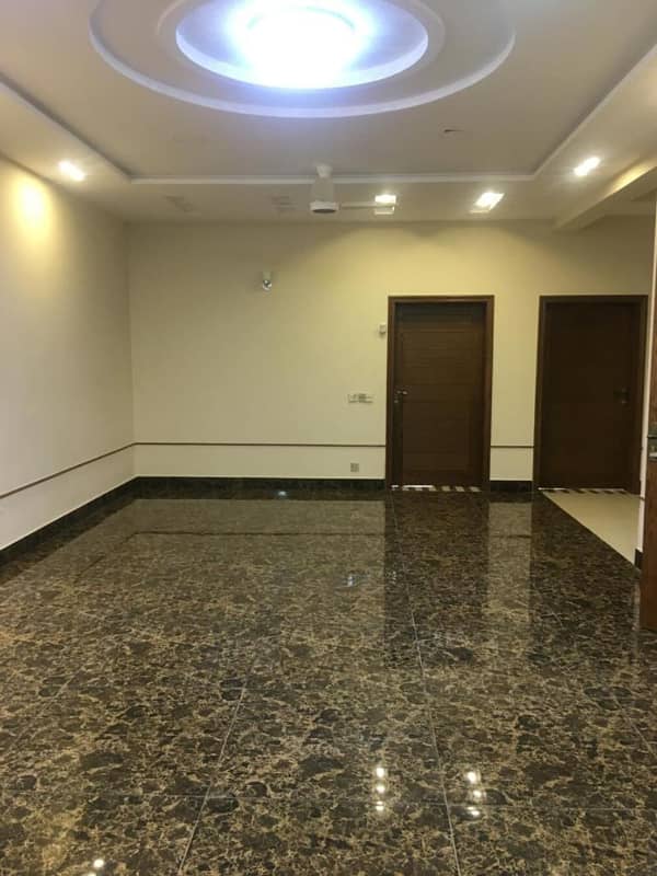 10 Marla Luxury Upper Portion Available For Rent in Janiper Block Bahria Town Lahore 0