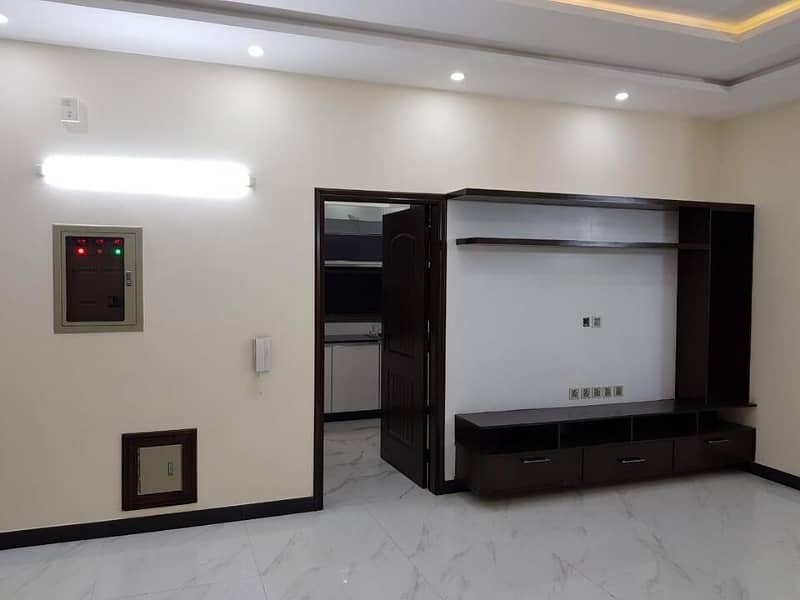 10 Marla Luxury Upper Portion For Rent In Gulmohar Block Bahria Town Lahore 2