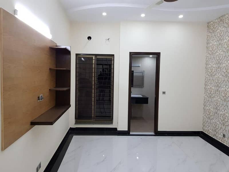 10 Marla Luxury Upper Portion For Rent In Gulmohar Block Bahria Town Lahore 7