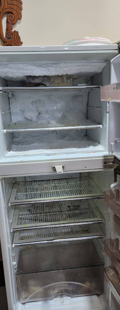 Dawlance Large Refrigerator for Sale 4