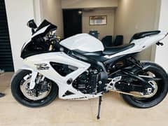 Suzuki GSX-R 600 Pearl white