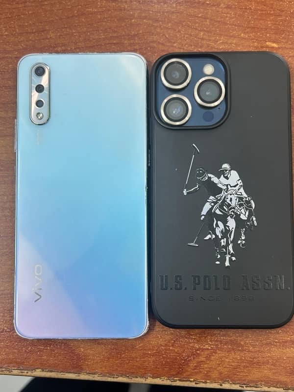 iphone xr  converted 15 pro max + vivo s1 1