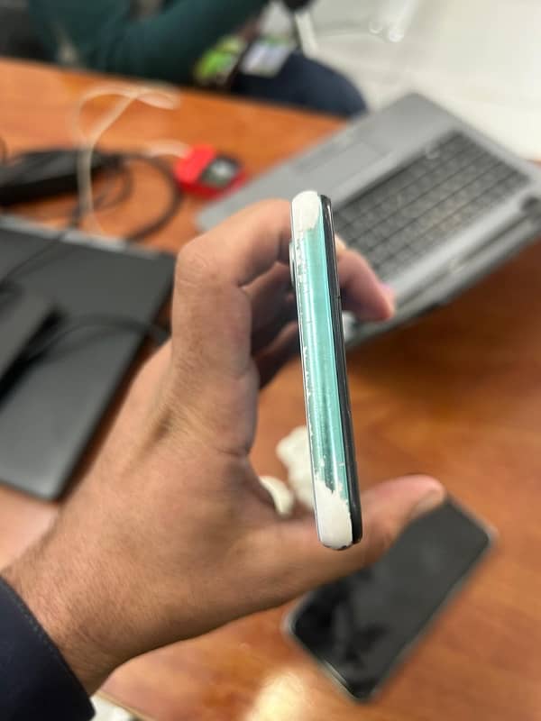 iphone xr  converted 15 pro max + vivo s1 5