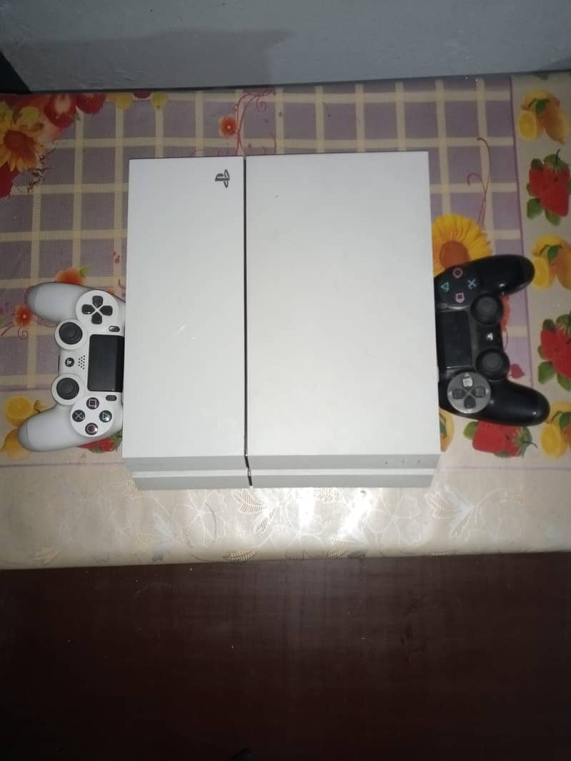 PLAYSTATION 4 0