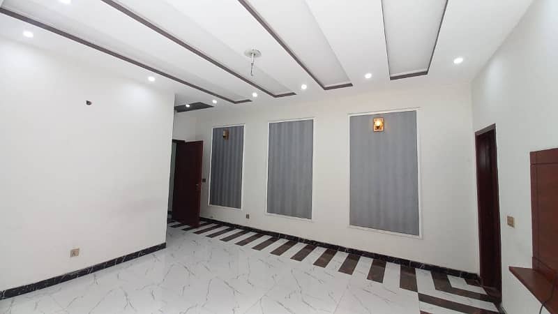 Centrally Located Lower Portion Available In Allama Iqbal Town For Rent 1