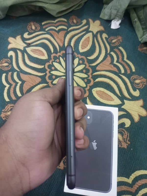 iphone 11 non pta  with box 1