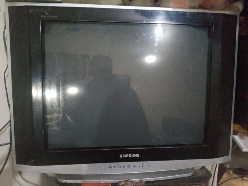 ultra slim  tv ha 27 inch ka screen ha 6