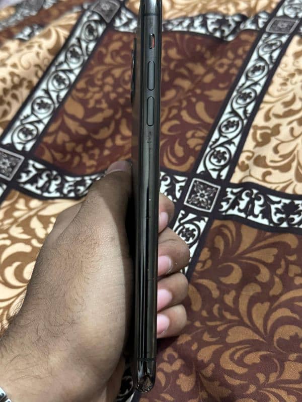 iphone 11 pro max , used , 256gb , pta proved 2