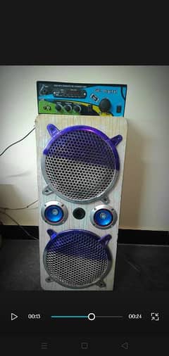 Amplifier and speakers