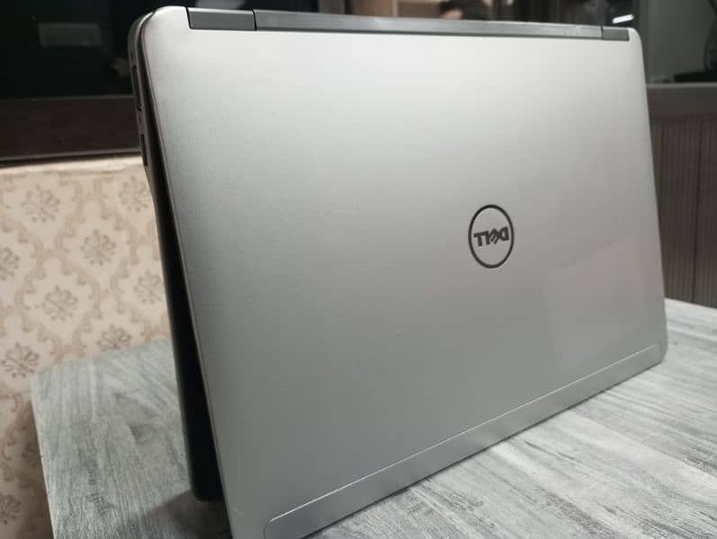 DELL LATITUDE E6440 1