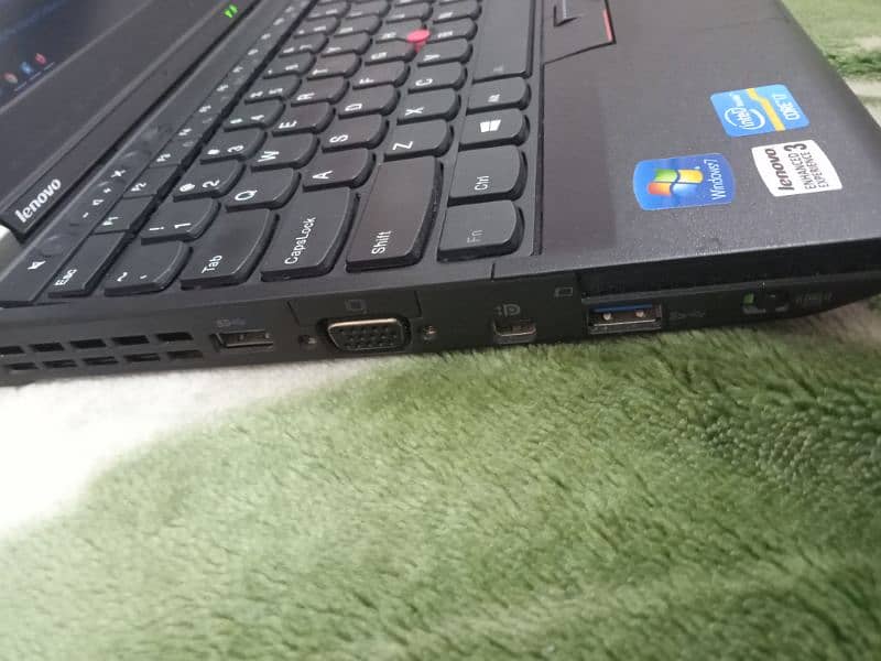 Lenovo Thinkpad X230 i7 3rd generation 4gb ram 500gb Hard drive 11