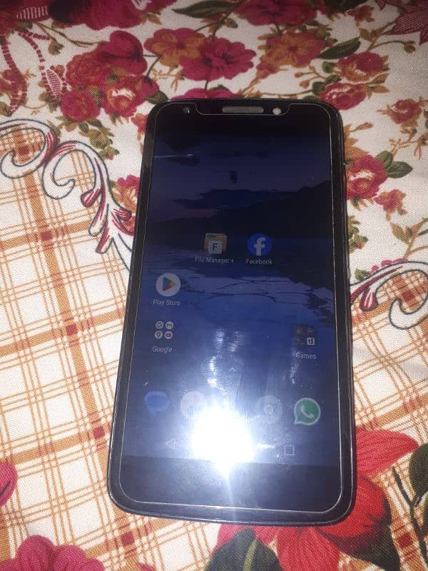 Moto e4 5