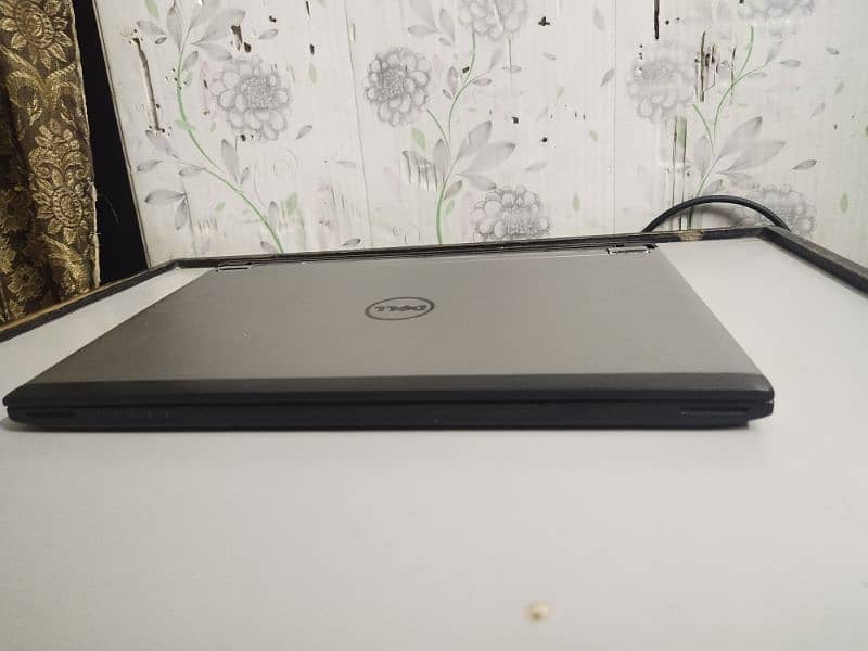 Dell Slim Laptop 0