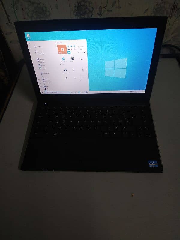 Dell Slim Laptop 4