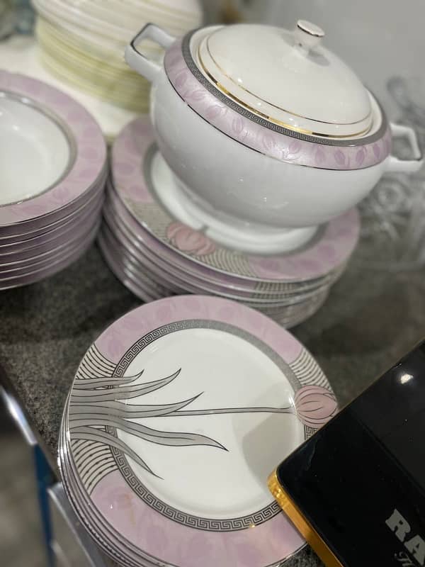 dinner set 4