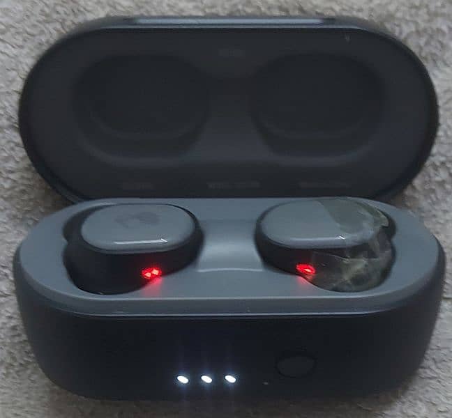 Skullcandy Sesh Earbuds 8