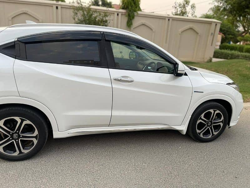 Honda Vezel 2019 model  z package 3