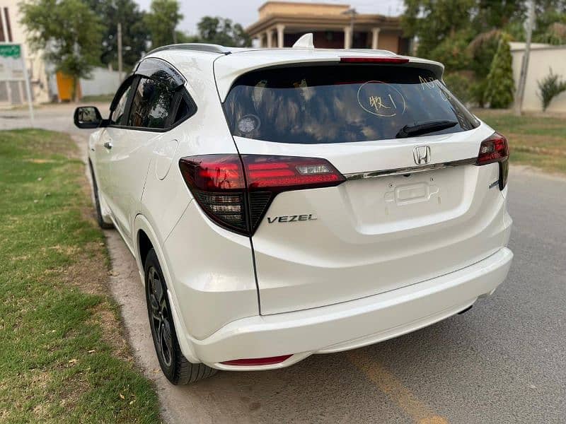 Honda Vezel 2019 model  z package 4