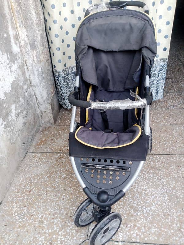 Prams, walkers, baby cot 0