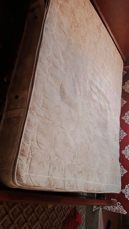 Used spring mattress 0