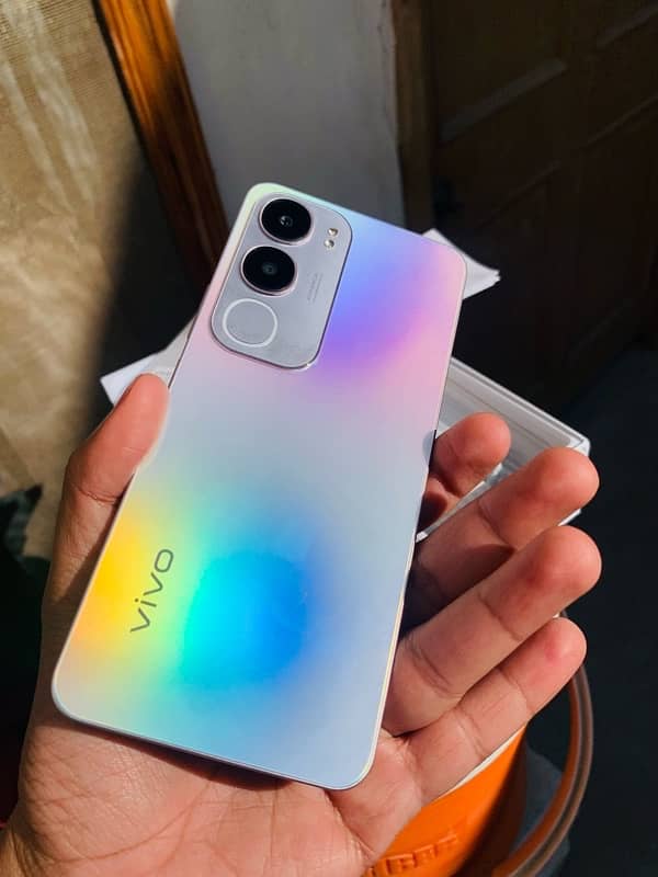 vivo y19s 6/128 silver colour 3