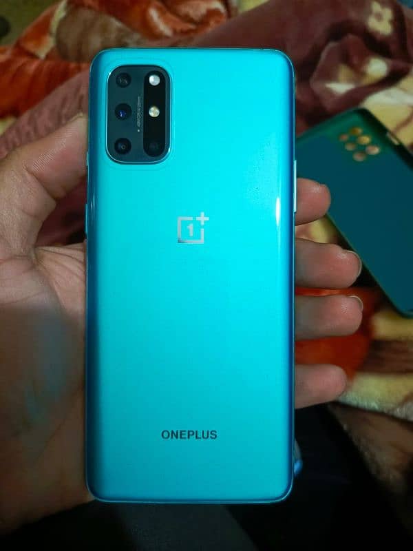 One plus 8t Excellent condition A+ dual global 1