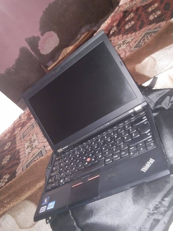 Used laptop genuine without scratch 0