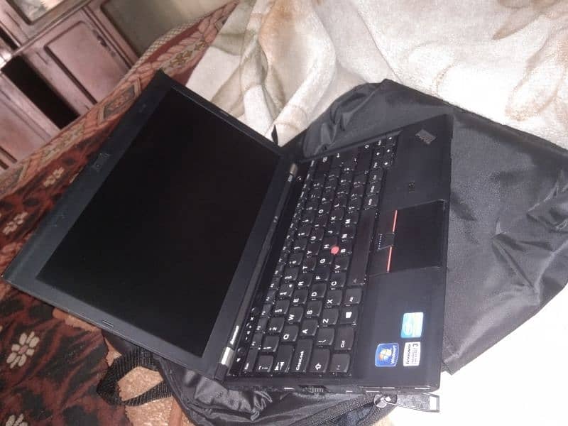 Used laptop genuine without scratch 2