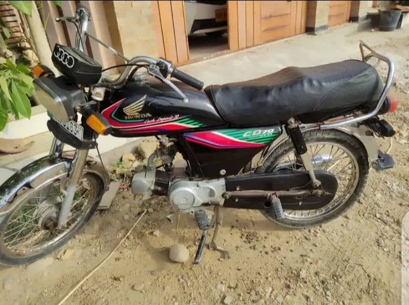 urgent sell need money honda 2017 model 1