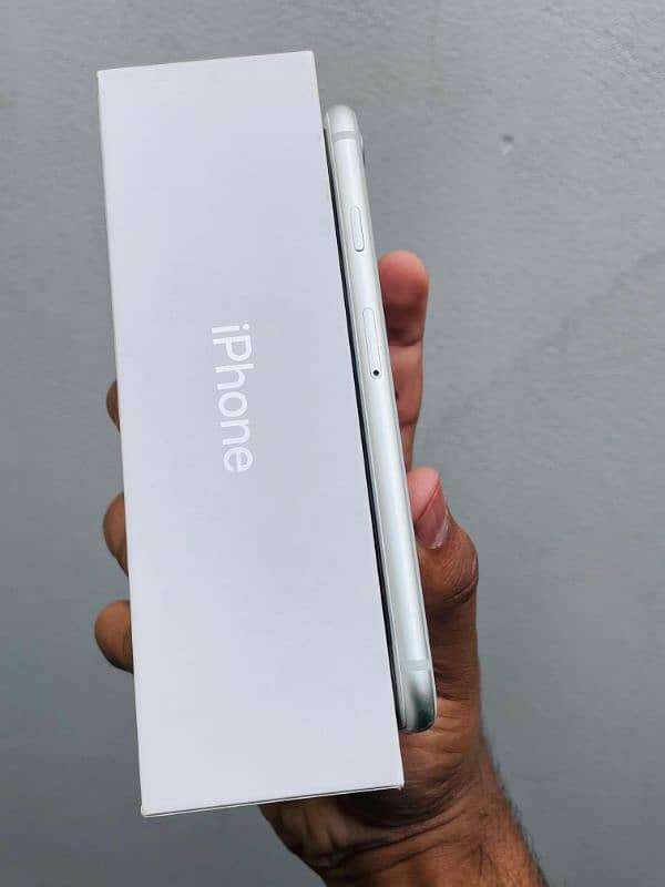 Iphone 8 PTA Full Box 1