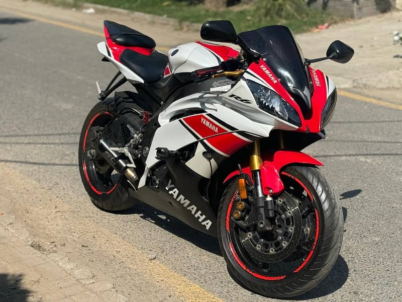 Yamaha YZF-R6 | Model 2012 | Urgent Sale | Total Geniune 1