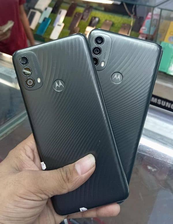 Moto E40 0