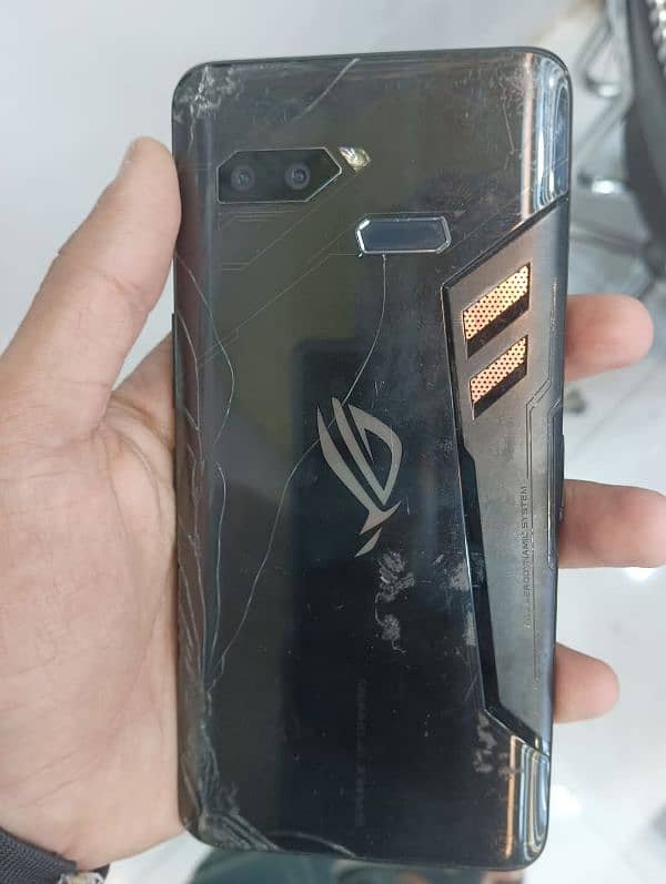 one plus 7t back and front camera  and asus rog 2   parts available 2