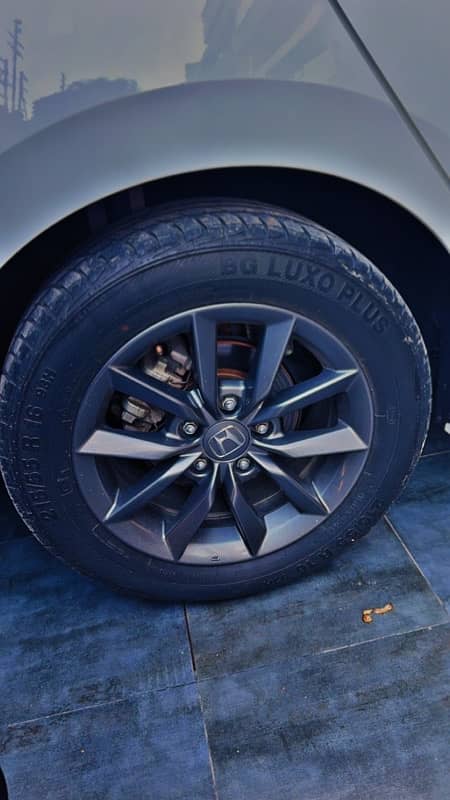 BG Luxo Plus tyre for sale 0