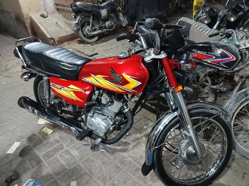 125 honda karachi no 1